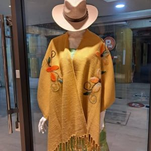 Ruana tejida a Telar